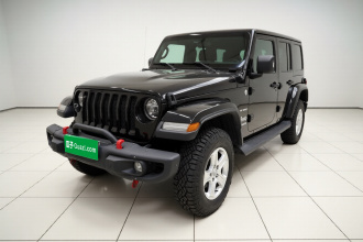 Jeep 牧马人 2019款 2.0T Sahara 四门版 国VI