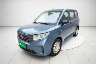 五菱汽车 五菱宏光PLUS 2020款 1.5L 手动标准型 5座