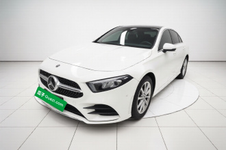 奔驰A级 2022款 改款 A 200 L 运动轿车时尚型