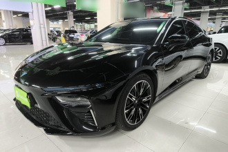 哪吒汽车 哪吒S 2022款 增程版 1160km 后驱小版