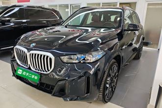 宝马X5 2023款 xDrive 40Li M运动曜夜套装