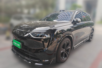 鸿蒙智行 问界M8 2025款 增程 Ultra版 53.4kWh 6座版 (192线激光雷达）