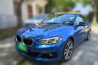 宝马1系 2018款 120i 设计套装型