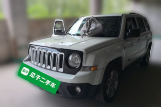 Jeep 自由客 2013款 2.4 豪华导航版