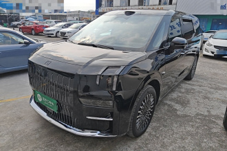 极氪009 2024款 七座过道版 108kWh