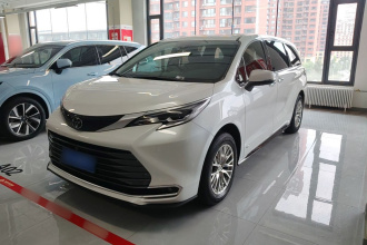 丰田 赛那SIENNA 2024款 2.5L混动 四驱尊贵版