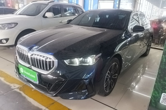 宝马5系 2025款 530Li 领先型 M运动套装