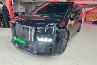 极氪009 2024款 六座行政版四驱 108kWh