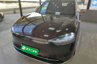 鸿蒙智行 问界M9 2025款 增程 Ultra版 52kWh 6座版 (192线激光雷达）