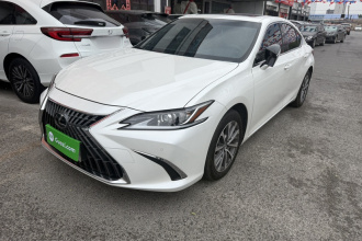雷克萨斯ES 2022款 200 卓越版