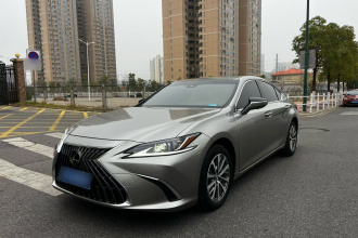 雷克萨斯ES 2022款 200 卓越版