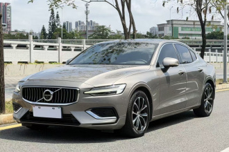 沃尔沃S60 2021款 T4 智逸豪华版