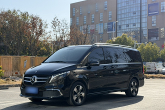 奔驰V级 2022款 V 260 尊贵版