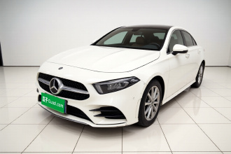 奔驰A级 2020款 改款 A 200 L 运动轿车时尚型