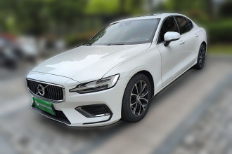 沃尔沃S60 2022款 B4 智逸豪华版