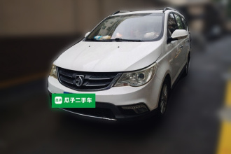 宝骏730 2014款 1.5L 手动豪华型 7座