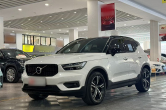 沃尔沃XC40 2021款 T4 四驱智远运动版