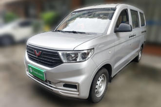 五菱汽车 五菱宏光V 2022款 1.5L劲取版液压助力LAR