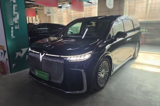 岚图汽车 岚图梦想家 2025款 PHEV 四驱旗舰鲲鹏版