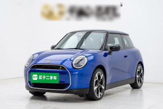 电动MINI COOPER 2024款 452km COOPER SE 艺术家