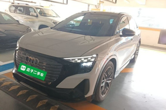 奥迪Q5 e-tron 2022款 40 e-tron 星耀型 机甲套装