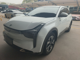 哪吒汽车 哪吒U 2022款 智400 Pro 磷酸铁锂