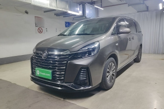 别克GL8 2023款 陆上公务舱 尊贵型