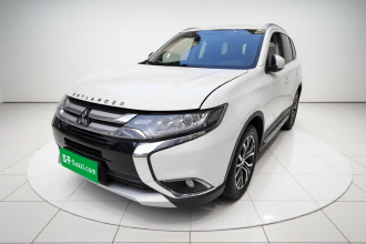 三菱 欧蓝德 2017款 2.0L 两驱荣耀版 5座