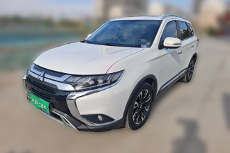 三菱 欧蓝德 2020款 2.4L 四驱致享版 5座
