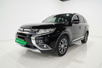 三菱 欧蓝德 2016款 2.4L 四驱豪华版 7座