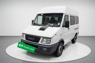 依维柯得意 2021款 2.5T A35 M1客车5-9座短轴中顶单胎侧拉门