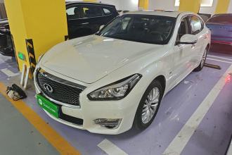 英菲尼迪Q70 2019款 Q70L 2.0T 精英版 PLUS