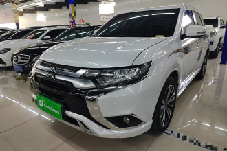 三菱 欧蓝德 2021款 2.0L 两驱畅享版 5座