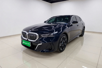 宝马5系 2025款 530Li 领先型 M运动套装