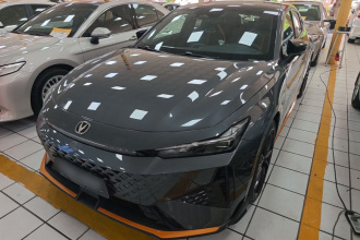 长安UNI-V 2025款 1.5T 500Bar尊贵运动型