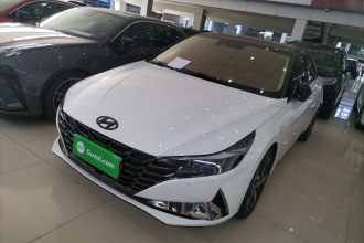 现代 伊兰特 2022款 1.5L CVT LUX尊贵版