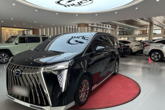 广汽传祺 传祺M8 2023款 宗师系列 双擎 御尊版