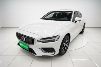 沃尔沃S60 2025款 B4 智逸豪华版