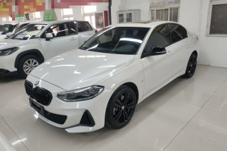 宝马1系 2022款 125i M运动曜夜版