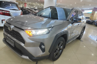 丰田 RAV4荣放 2022款 2.0L CVT四驱风尚Plus版