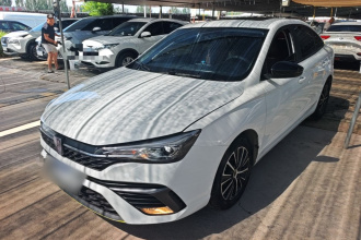 荣威i5 2021款 1.5L CVT铂金版