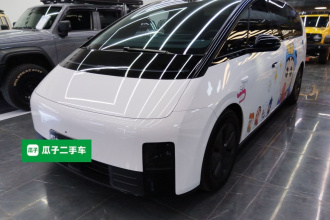 理想汽车 理想MEGA 2024款 Ultra