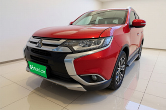 三菱 欧蓝德 2016款 2.4L 四驱精英版 5座