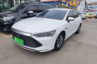 比亚迪 秦PLUS 2024款 荣耀版 DM-i 55KM领先型