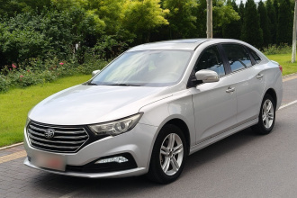奔腾B30 2016款 1.6L 自动豪华型
