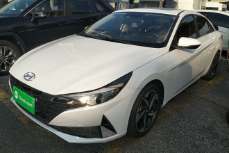 现代 伊兰特 2022款 1.5L CVT LUX尊贵版