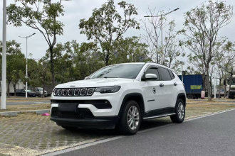 Jeep 指南者 2021款 220T 自动精英版