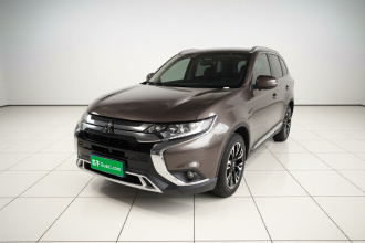 三菱 欧蓝德 2020款 2.0L 两驱畅享版 7座