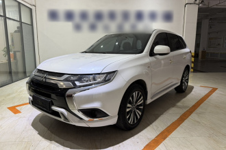 三菱 欧蓝德 2021款 2.0L 两驱畅行版 5座