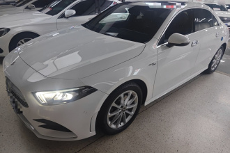 奔驰A级 2021款 A 200 L 运动轿车时尚型